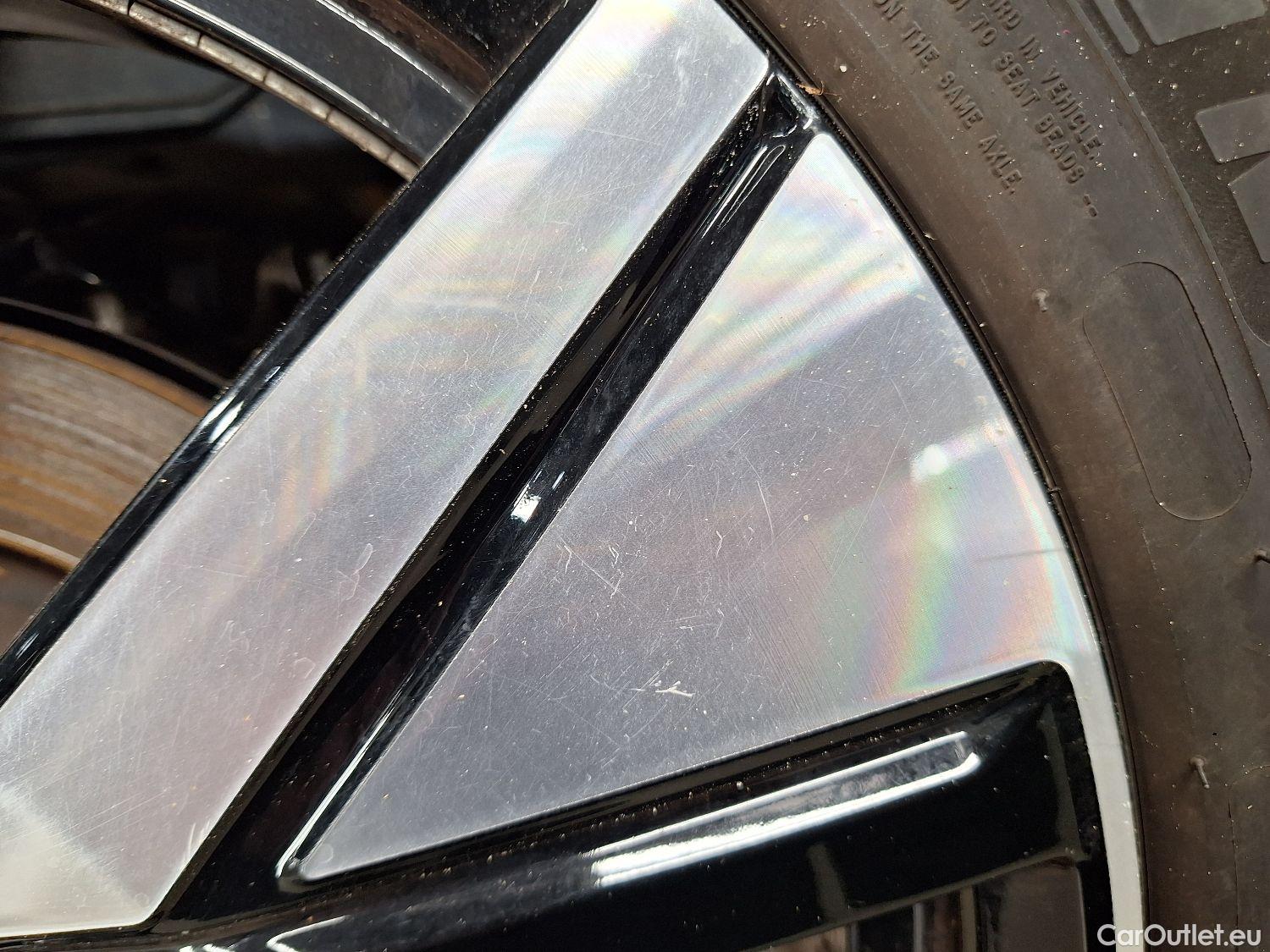  Volvo  XC 40 Volvo, XC40 '17 PHEV, Volvo XC40 T4 Recharge Geartronic R-Design 5d #6