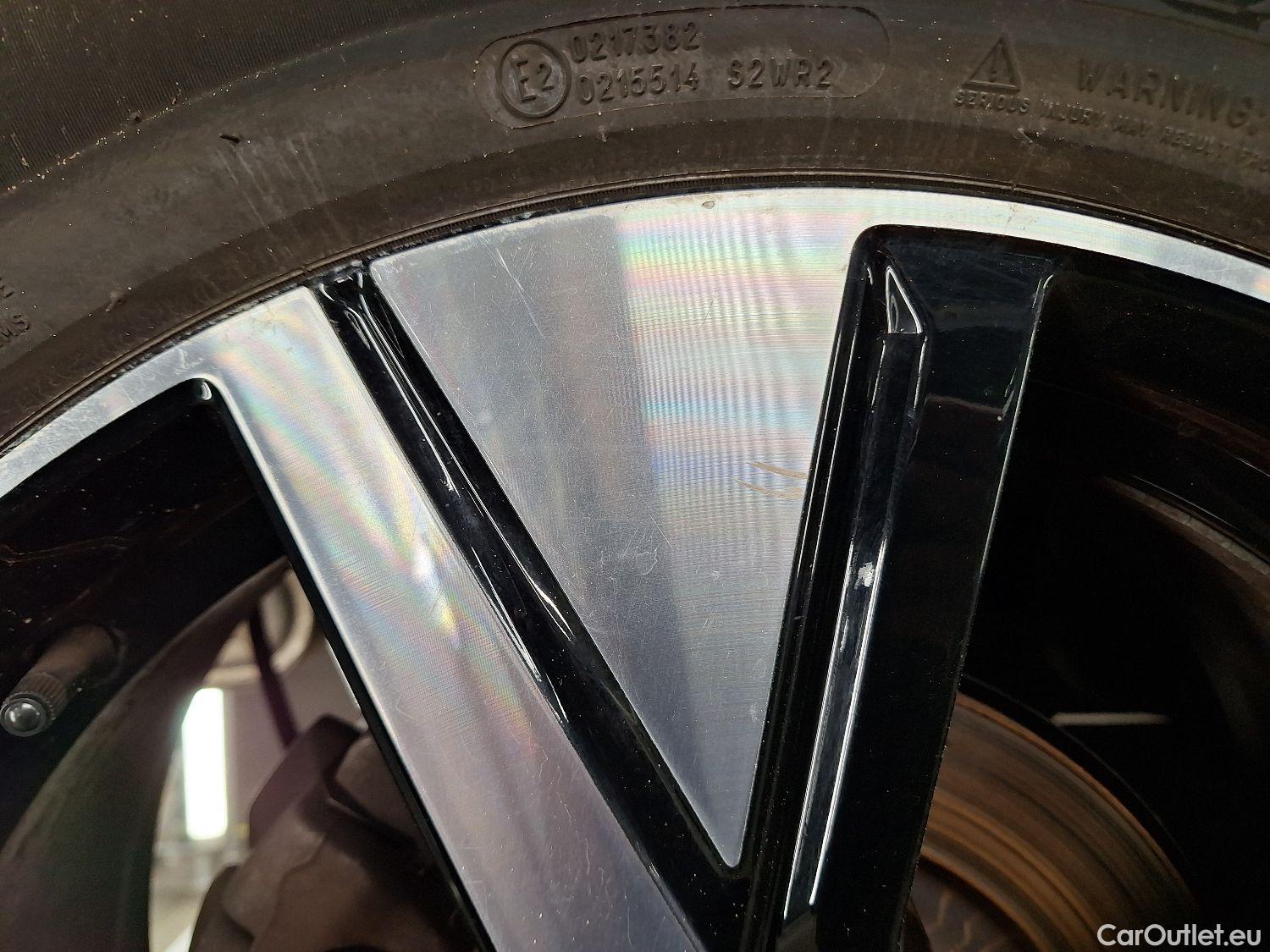  Volvo  XC 40 Volvo, XC40 '17 PHEV, Volvo XC40 T4 Recharge Geartronic R-Design 5d #5