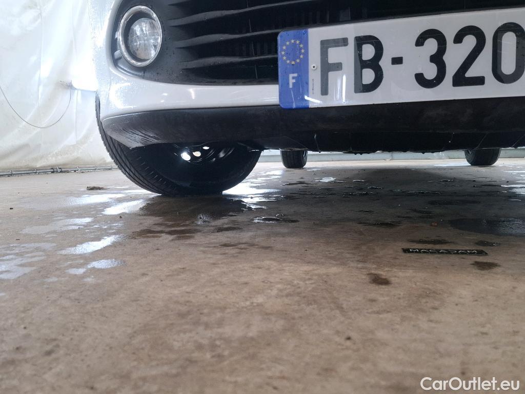  Renault  Clio  IV Air MediaNav 1.5 dCi 75CV BVM5 E6 #47