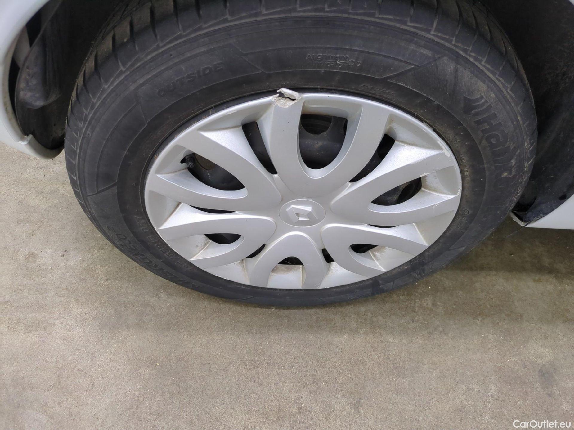  Renault  Clio RENAULT  Société VU 5p Berline Air Medianav dCi 75 - 18 #15