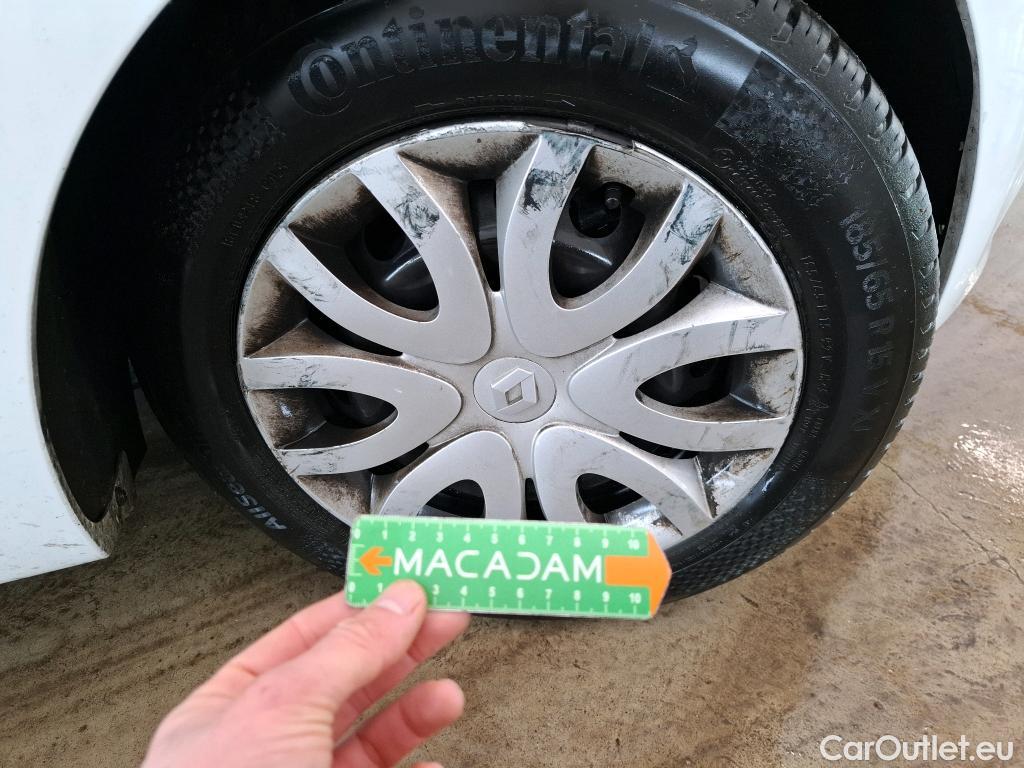  Renault  Clio  IV Air MediaNav 1.5 dCi 75CV BVM5 E6 #32