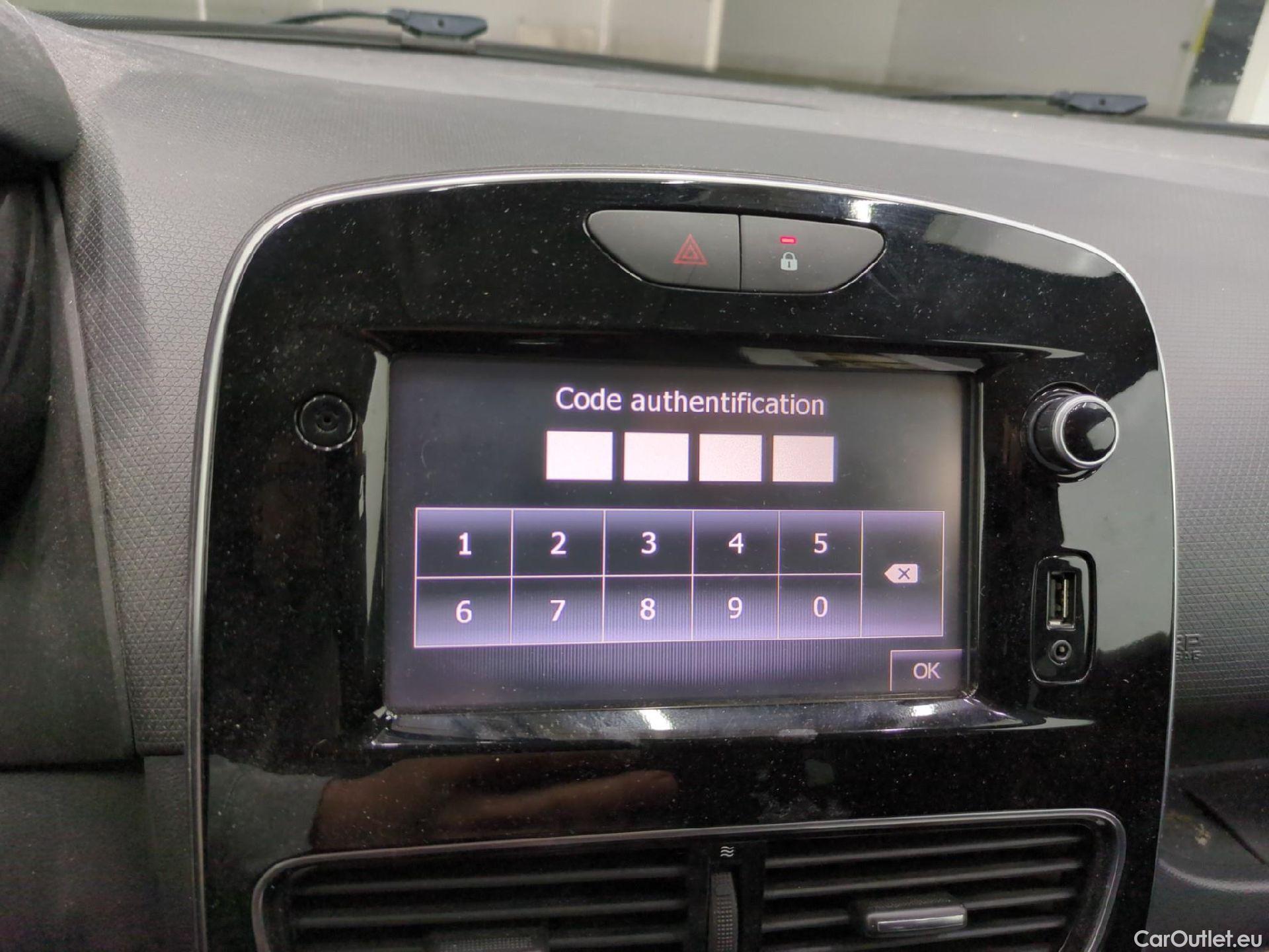  Renault  Clio RENAULT  Société VU 5p Berline Air Medianav dCi 75 - 18 #1