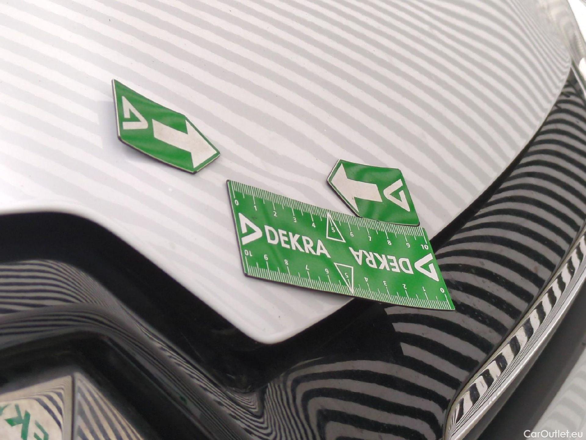  Renault  Clio RENAULT  Société VU 5p Berline Air Medianav dCi 75 - 18 #23