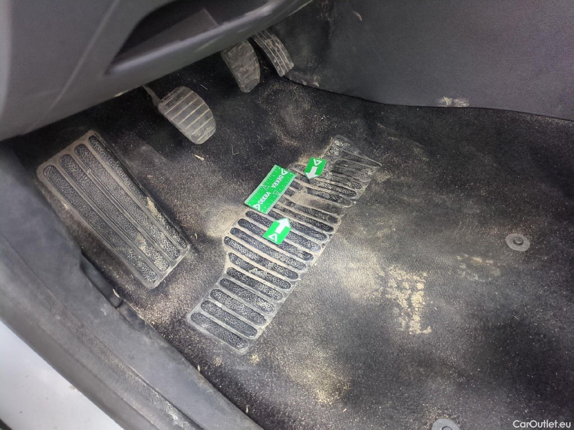  Renault  Clio RENAULT  Société VU 5p Berline Air Medianav dCi 75 - 18 #7