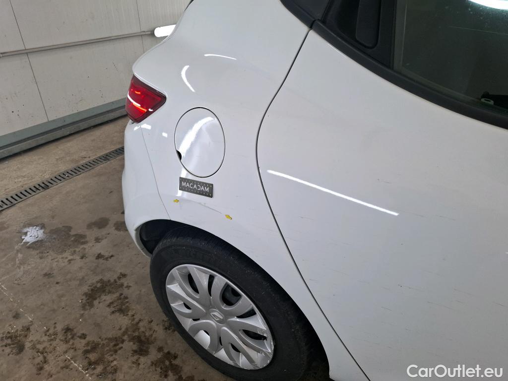  Renault  Clio  IV Air MediaNav 1.5 dCi 90CV BVM5 E6 #13