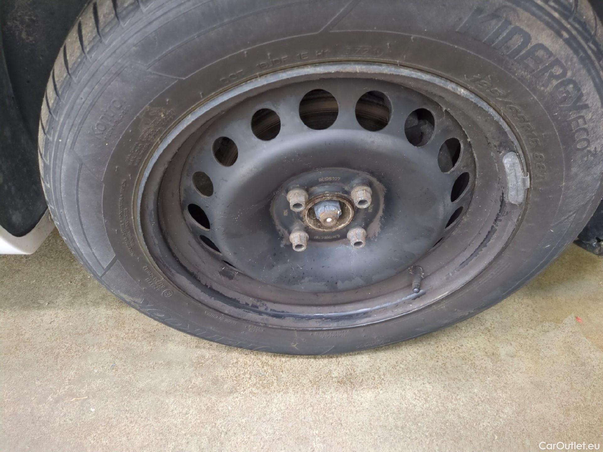  Renault  Clio RENAULT  Société VU 5p Berline Air Medianav dCi 75 - 18 #13