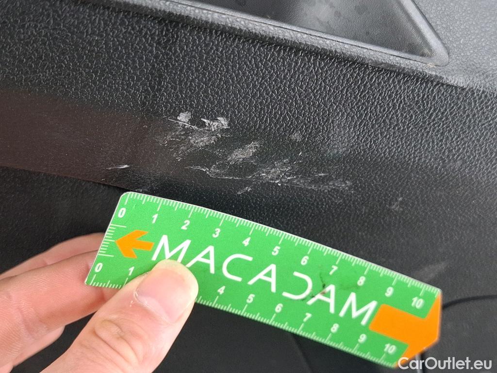  Renault  Megane  IV Berline 5pt. Société Air Nav 1.5 dCi 90CV BVM6 E6 #42