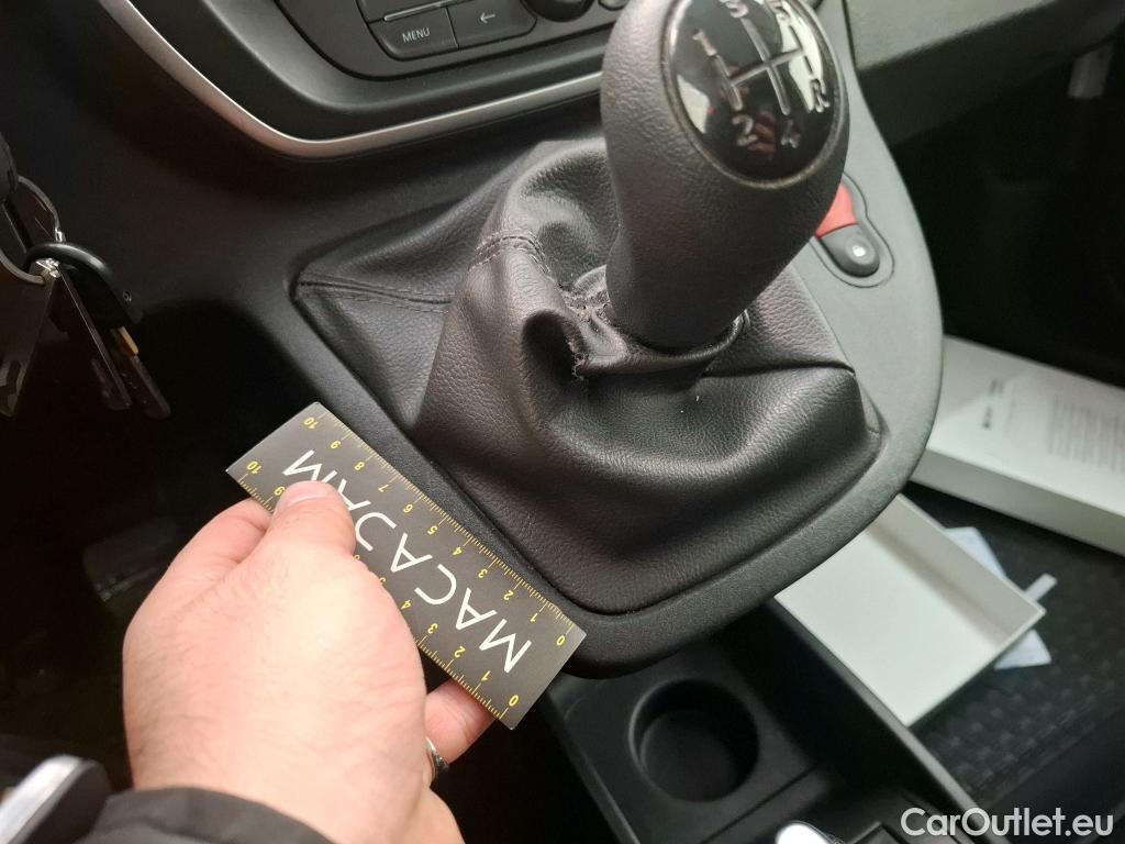  Renault  Kangoo RENAULT  Express / 2013 / 4P / Fourgonnette Extra R-Link dCi 75 #22