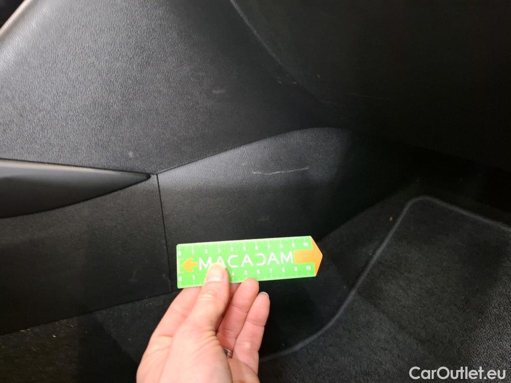  Renault  Megane  IV Berline 5pt. Société Air Nav 1.5 dCi 90CV BVM6 E6 #37