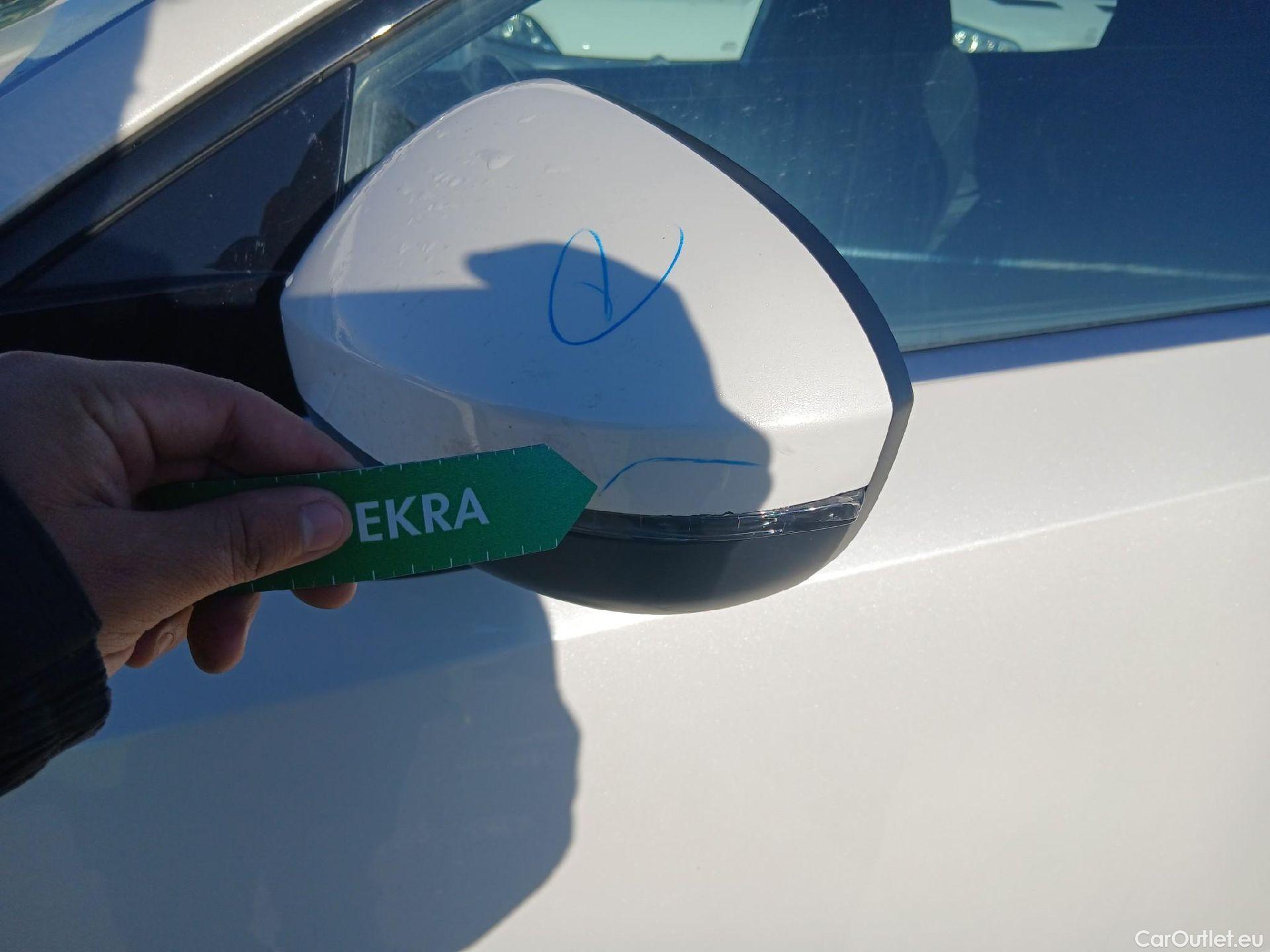  Nissan  Qashqai NISSAN  / 2021 / 5P / todoterreno DIG-T 116kW (158CV) mHEV Xtronic Acenta (AC2) #9