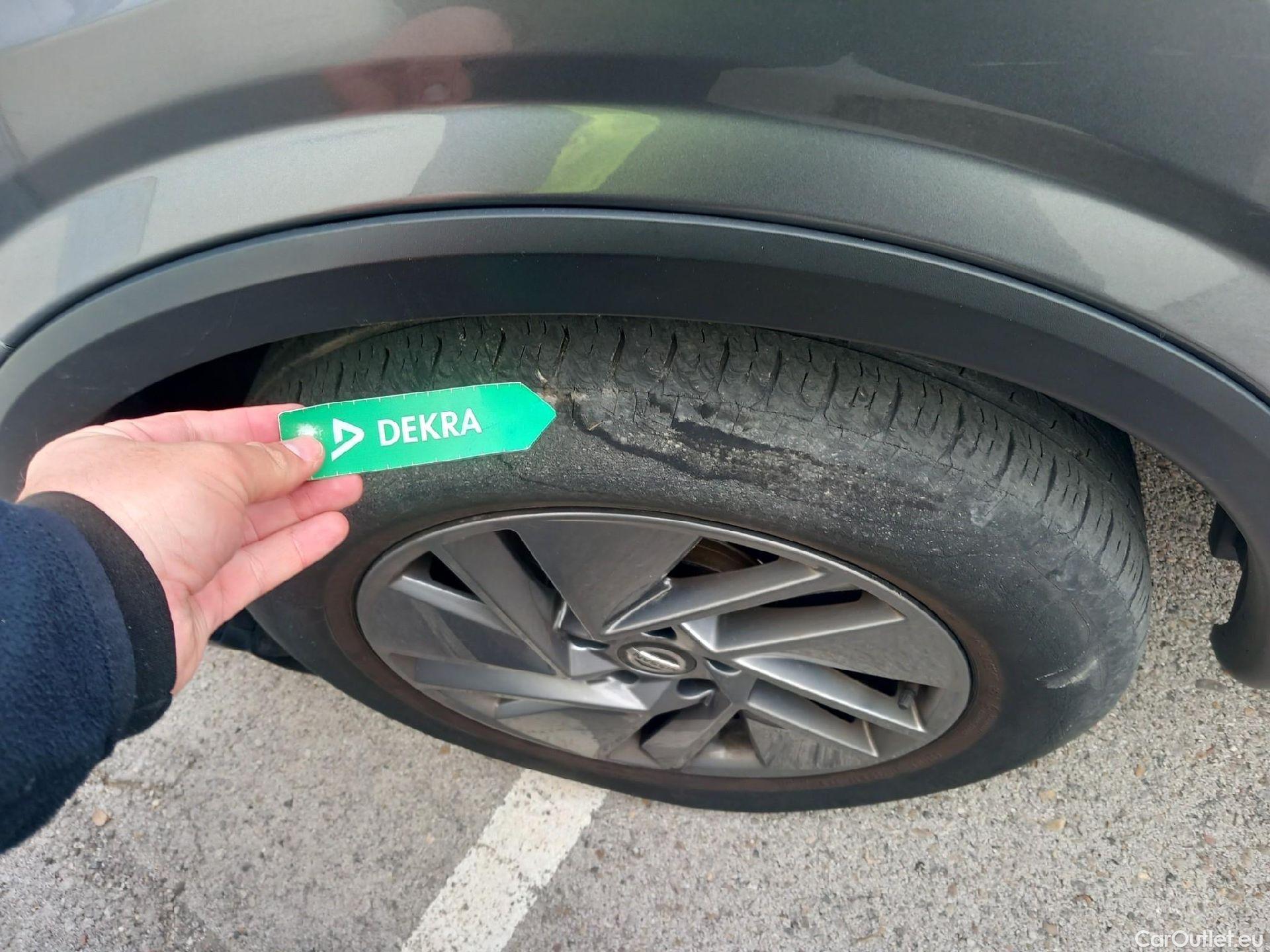  Nissan  Qashqai NISSAN  / 2021 / 5P / todoterreno DIG-T 116kW (158CV) mHEV Xtronic Acenta (AC) #3