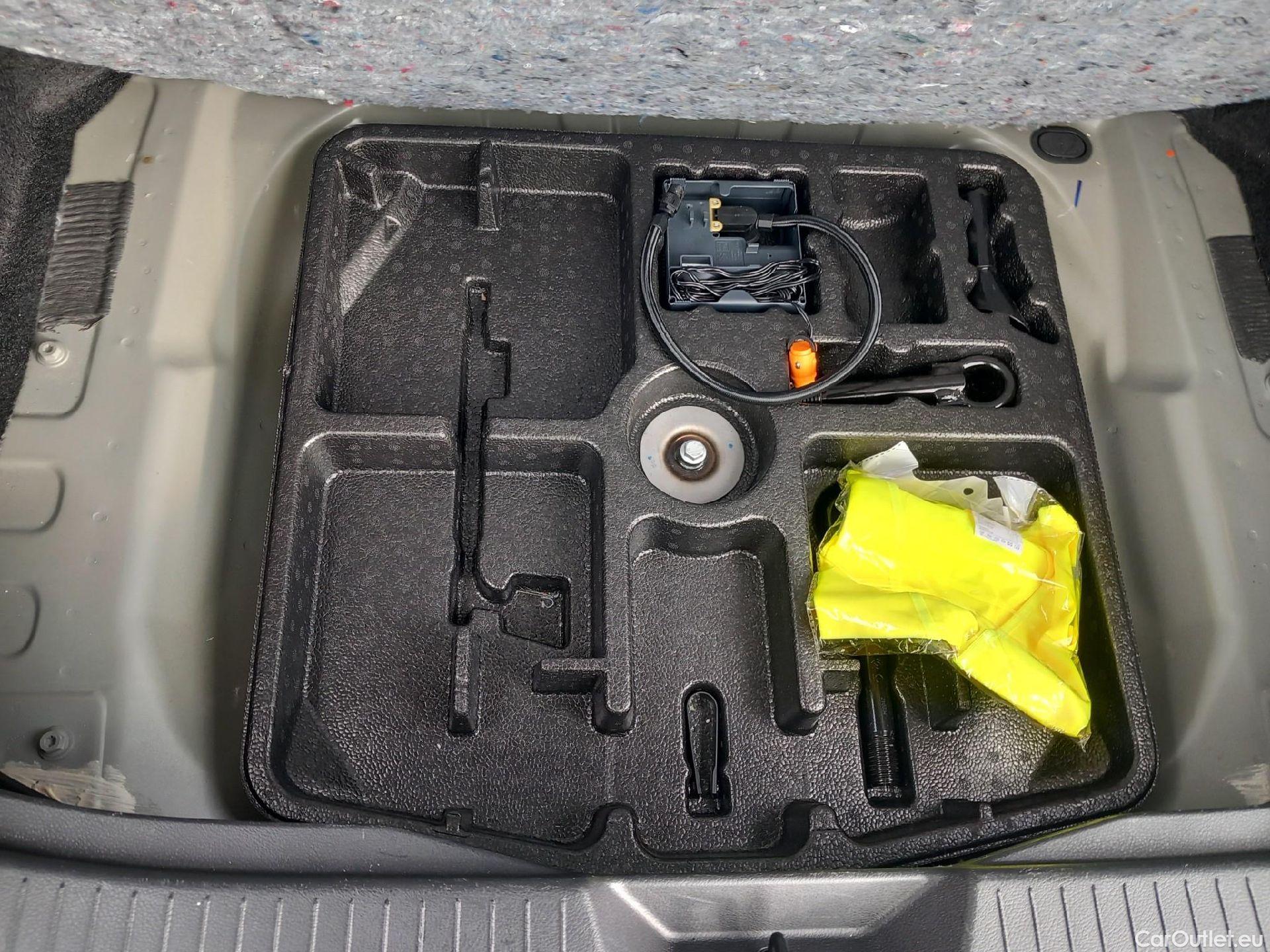  Nissan  Qashqai NISSAN  / 2021 / 5P / todoterreno DIG-T 116kW (158CV) mHEV Xtronic Acenta (AC) #2