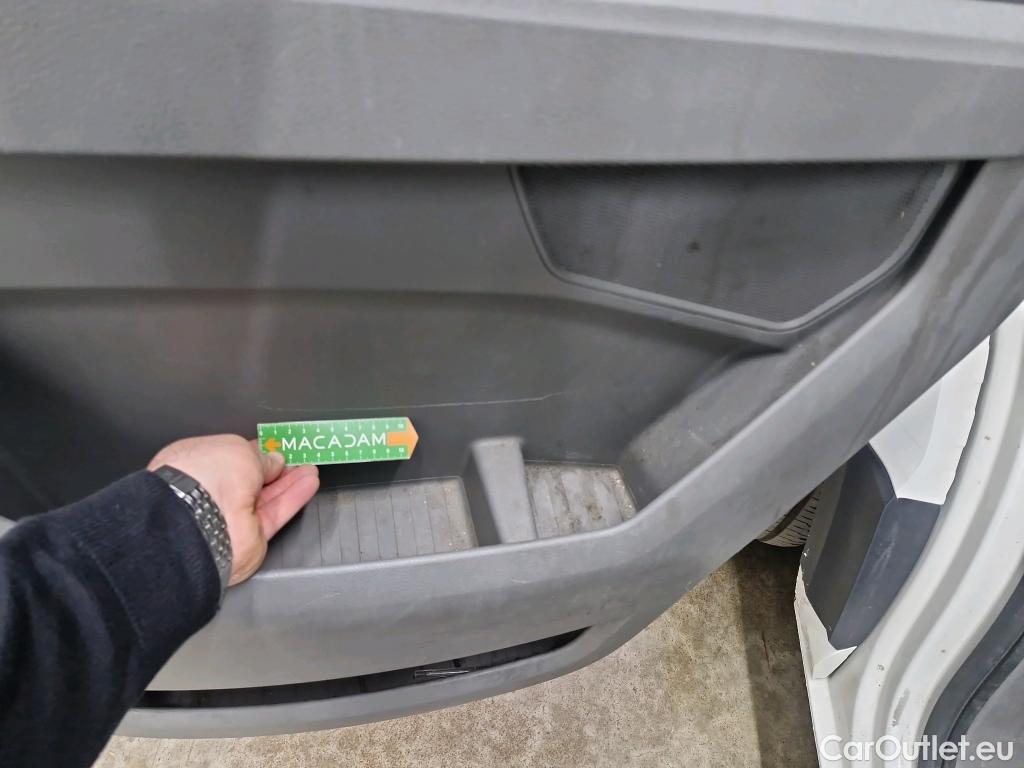  Volkswagen  Crafter  Fourgon e- 35 Fourgon mittellang Hochdach FWD 35kWh BVA #122