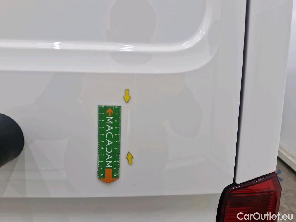  Volkswagen  Crafter  Fourgon e- 35 Fourgon mittellang Hochdach FWD 35kWh BVA #79