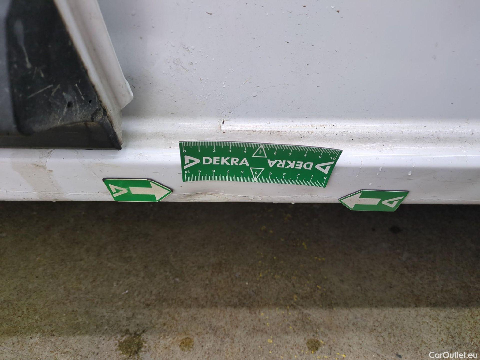  Renault  Kangoo RENAULT  / 2021 / 4P / Fourgonnette GD CONFORT - BLUE DCI 95 #26