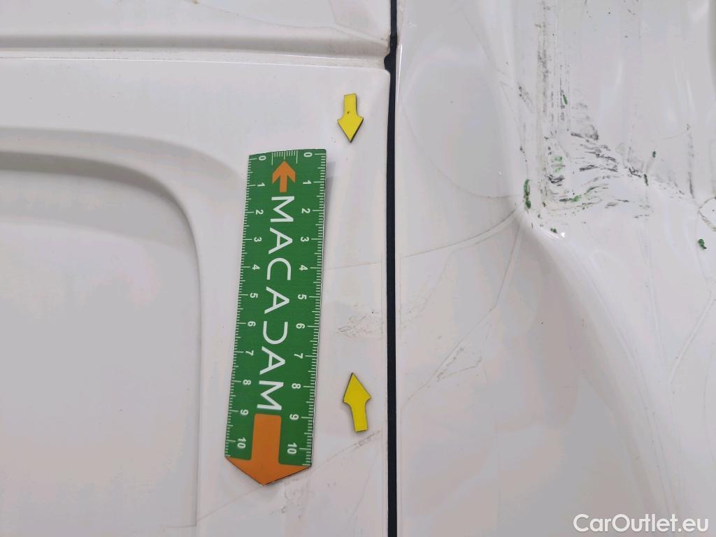  Volkswagen  Crafter  Fourgon e- 35 Fourgon mittellang Hochdach FWD 35kWh BVA #47