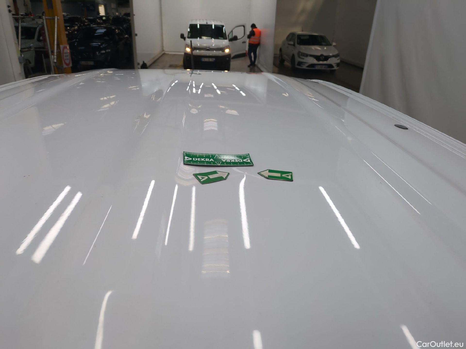  Renault  Kangoo RENAULT  / 2021 / 4P / Fourgonnette GD CONFORT - BLUE DCI 95 #32