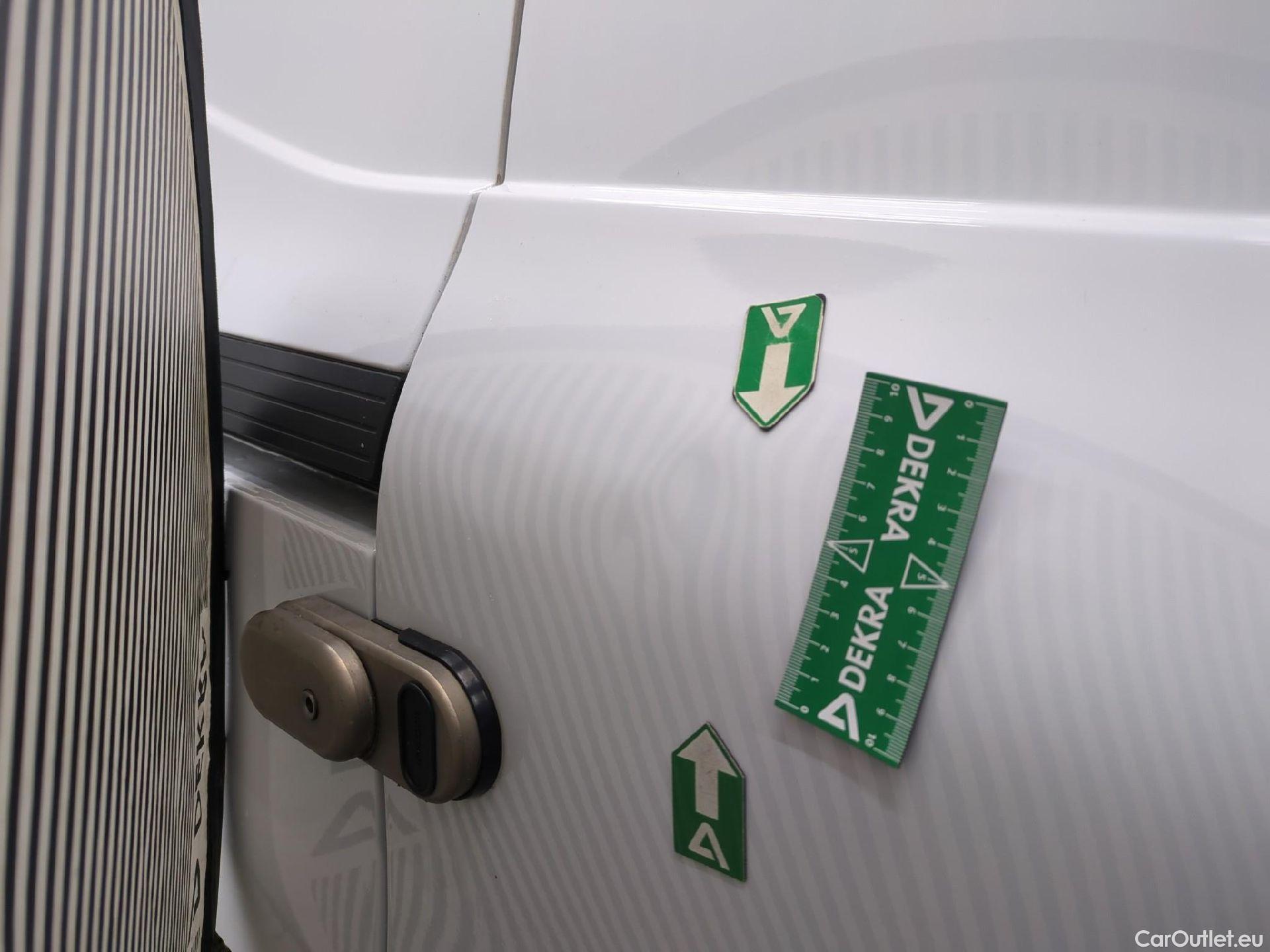  Renault  Kangoo RENAULT  / 2021 / 4P / Fourgonnette GD CONFORT - BLUE DCI 95 #21