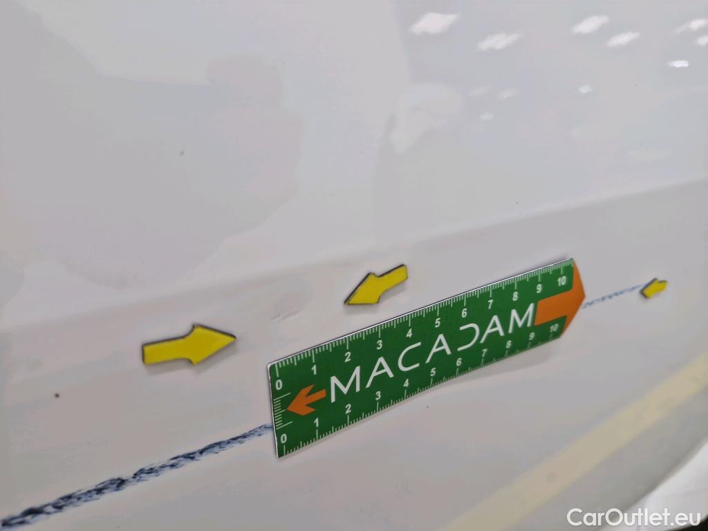  Volkswagen  Crafter  Fourgon e- 35 Fourgon mittellang Hochdach FWD 35kWh BVA #102