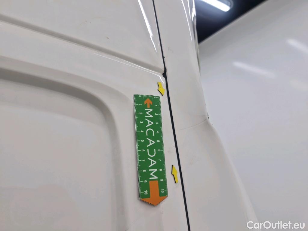  Volkswagen  Crafter  Fourgon e- 35 Fourgon mittellang Hochdach FWD 35kWh BVA #48