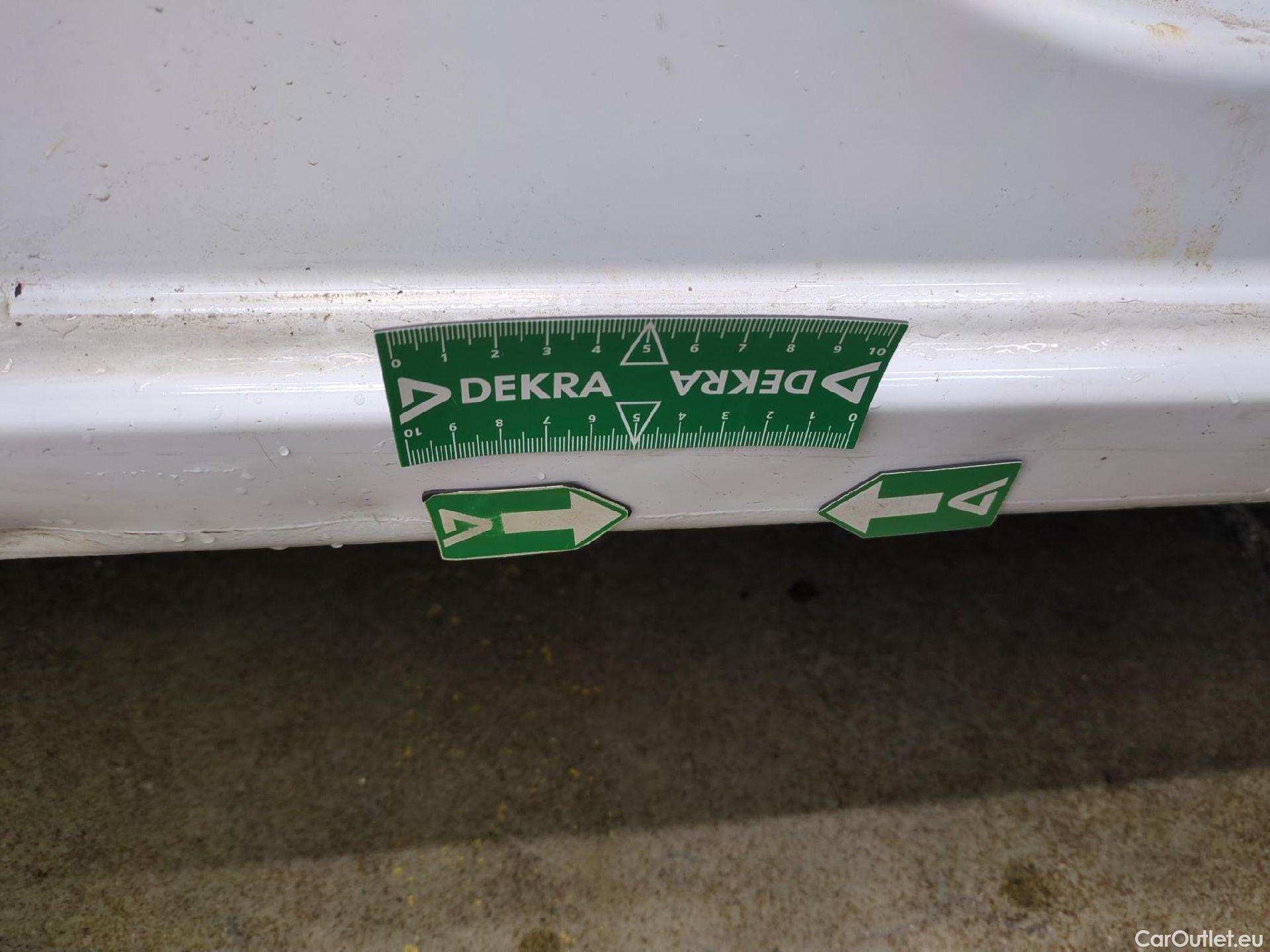  Renault  Kangoo RENAULT  / 2021 / 4P / Fourgonnette GD CONFORT - BLUE DCI 95 #25