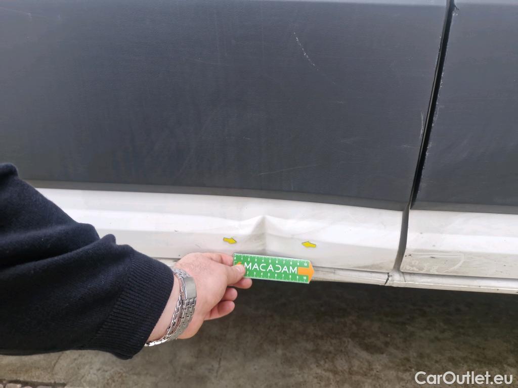  Volkswagen  Crafter  Fourgon e- 35 Fourgon mittellang Hochdach FWD 35kWh BVA #31