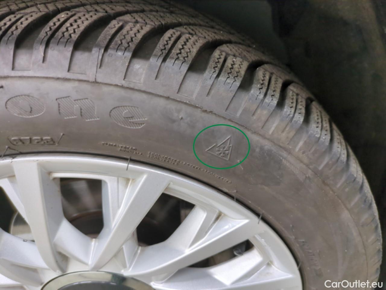  Fiat  500 FIAT  / 2015 / 3P / Berline Hybrid 1.0 BSG 70 ch Dolcevita #9