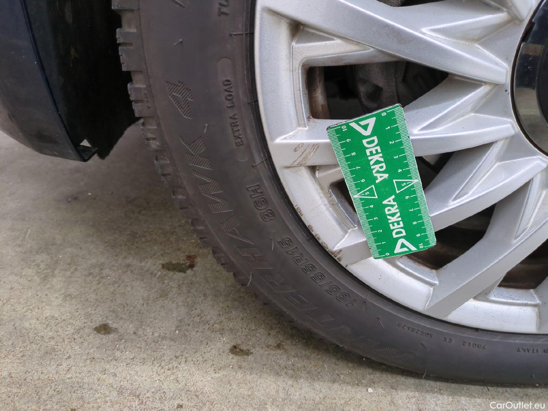  Fiat  500 FIAT  / 2015 / 3P / Berline Hybrid 1.0 BSG 70 ch Dolcevita #18