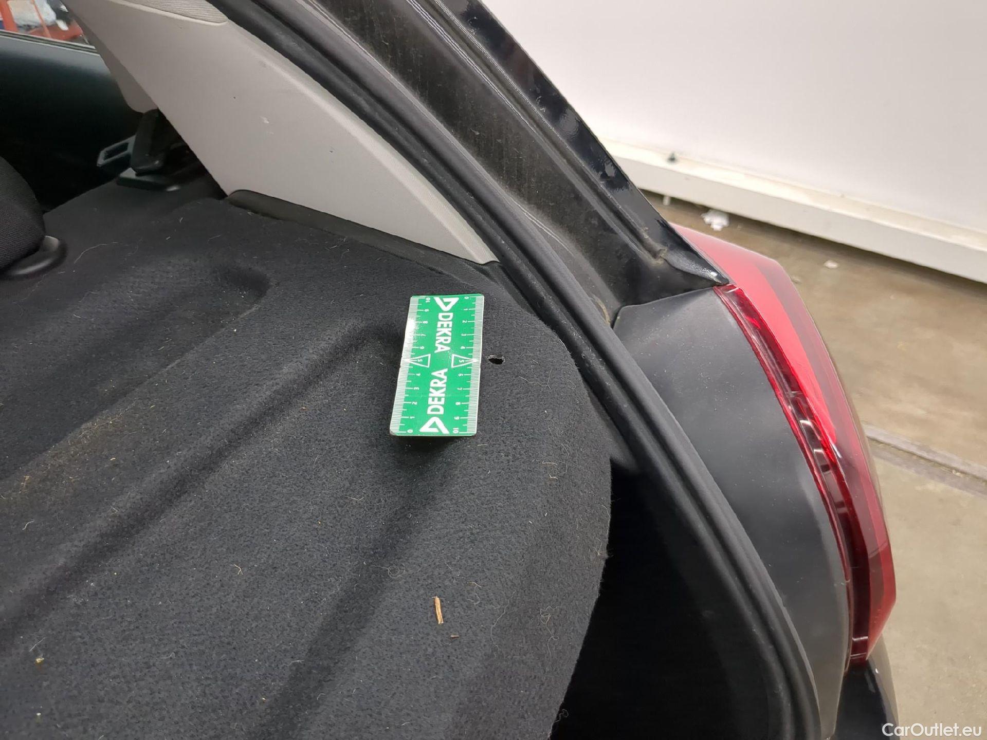  Citroen  C3  Feel Pack 1.2 PureTech 80CV BVM5 E6d #9