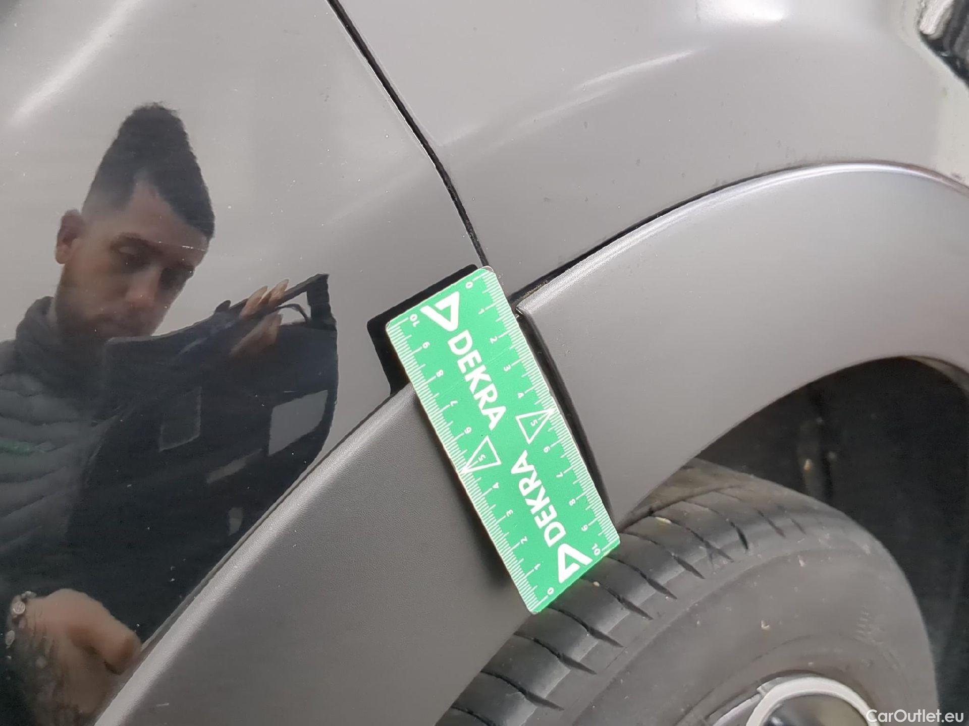  Citroen  C3  Feel Pack 1.2 PureTech 80CV BVM5 E6d #27