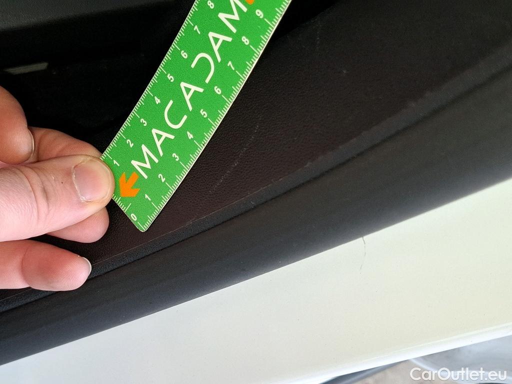  Citroen  C3 CITROEN  / 2016 / 5P / Berline PureTech 110 S&S BVM6 Shine Business #8