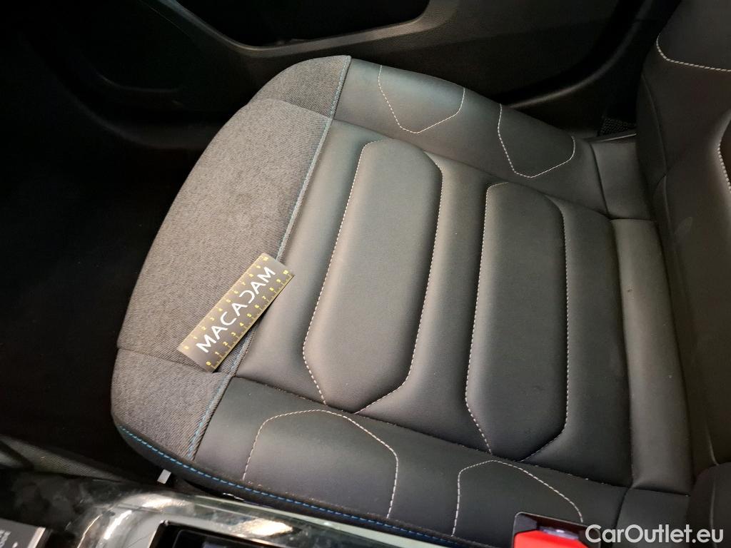  Citroen  C4 CITROEN  X / 2022 / 4P / Berline PureTech 130 S&S EAT8 Shine #9