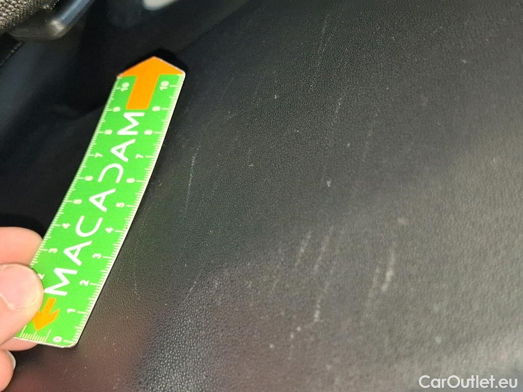  Citroen  C3 CITROEN  / 2016 / 5P / Berline PureTech 110 S&S BVM6 Shine Business #9