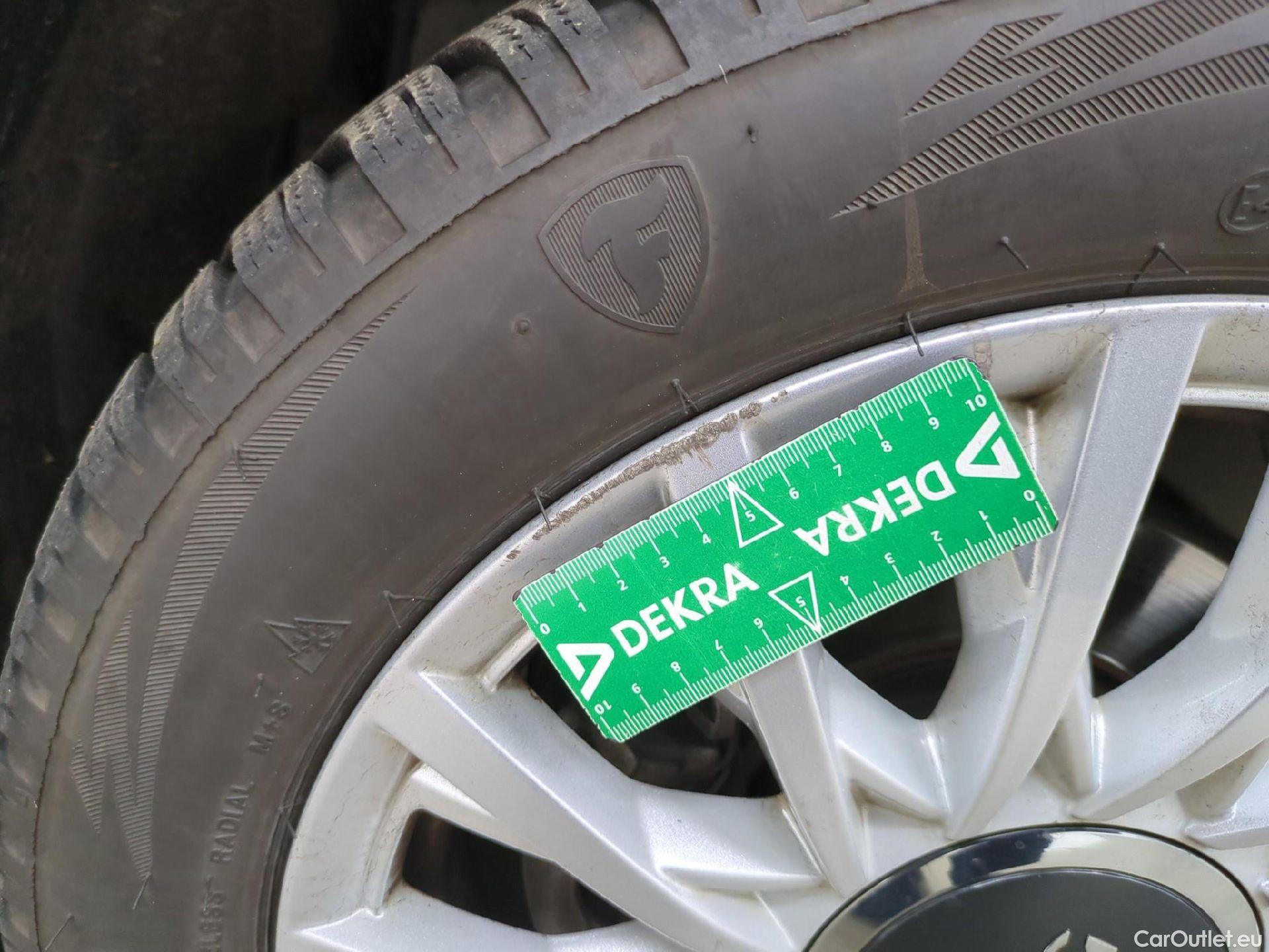  Fiat  500 FIAT  / 2015 / 3P / Berline Hybrid 1.0 BSG 70 ch Dolcevita #17