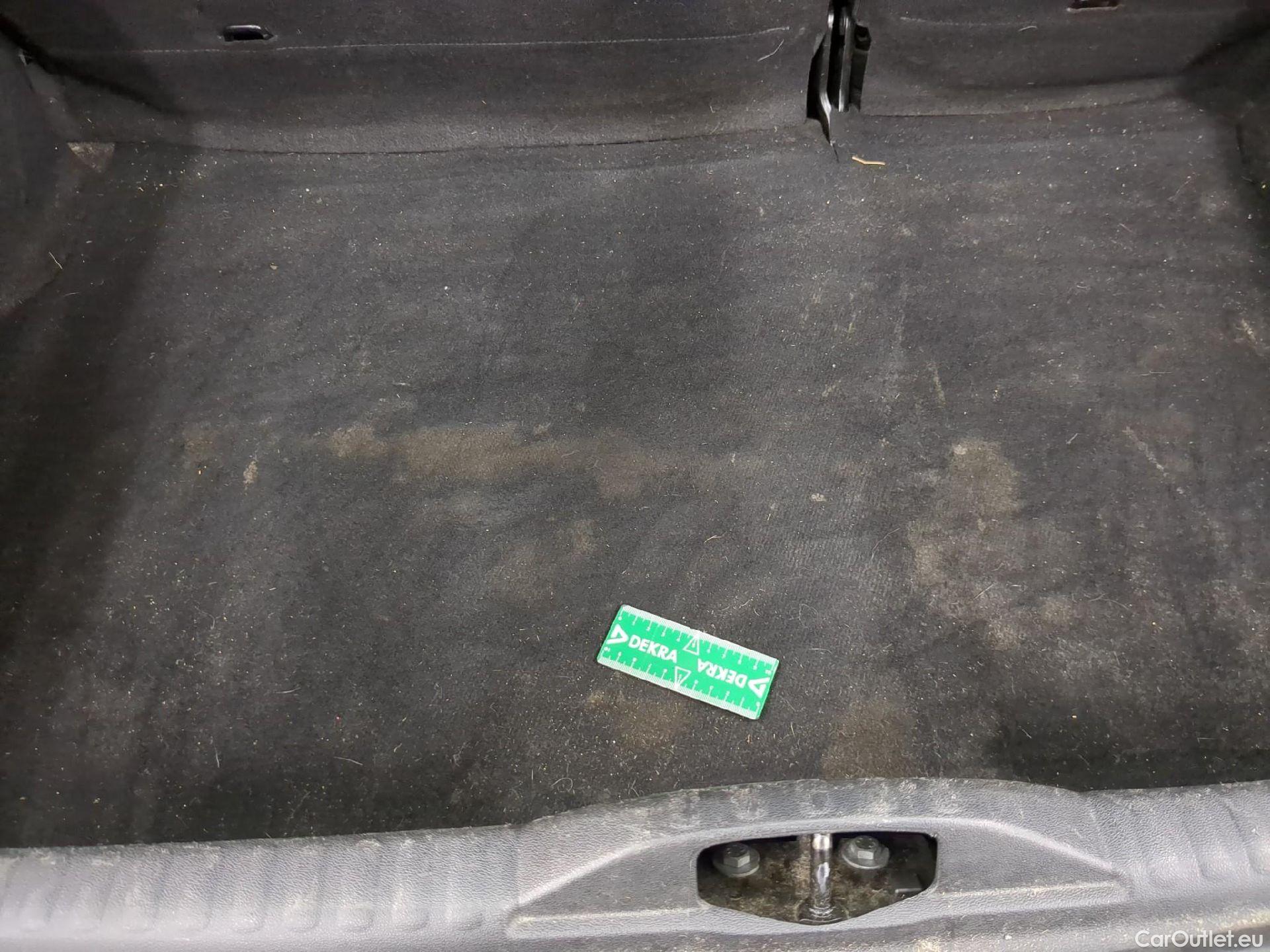  Citroen  C3  Feel Pack 1.2 PureTech 80CV BVM5 E6d #1