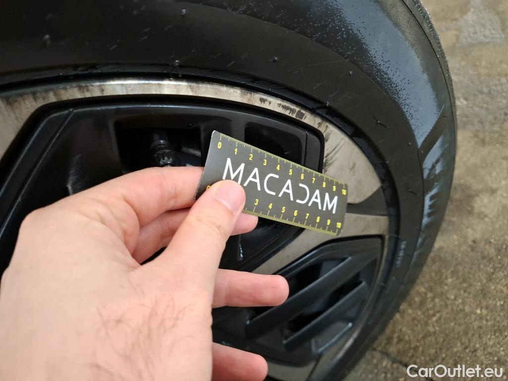  Citroen  C4 CITROEN  X / 2022 / 4P / Berline PureTech 130 S&S EAT8 Shine #4