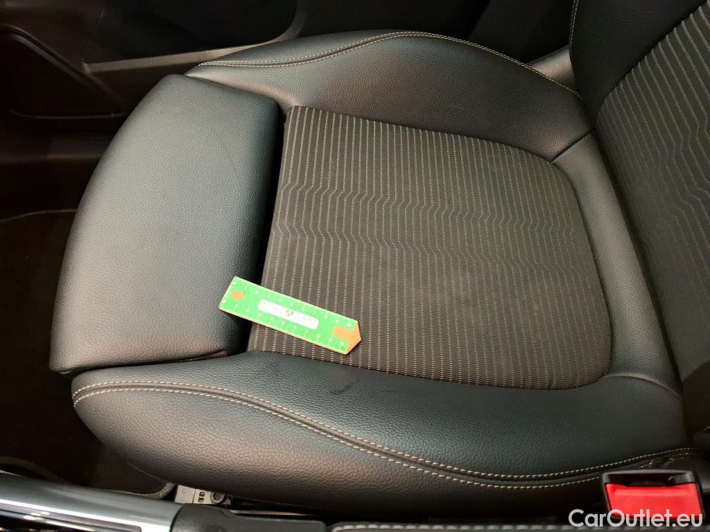  Mercedes  GLA MERCEDES-BENZ  / 2020 / 5P / SUV 2.0  200 D BUSINESS LINE DCT #27