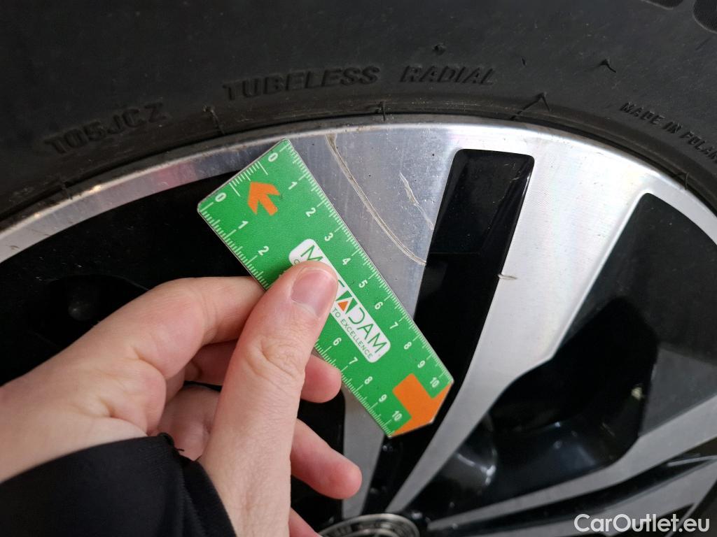  Mercedes  GLA MERCEDES-BENZ  / 2020 / 5P / SUV 2.0  200 D BUSINESS LINE DCT #33