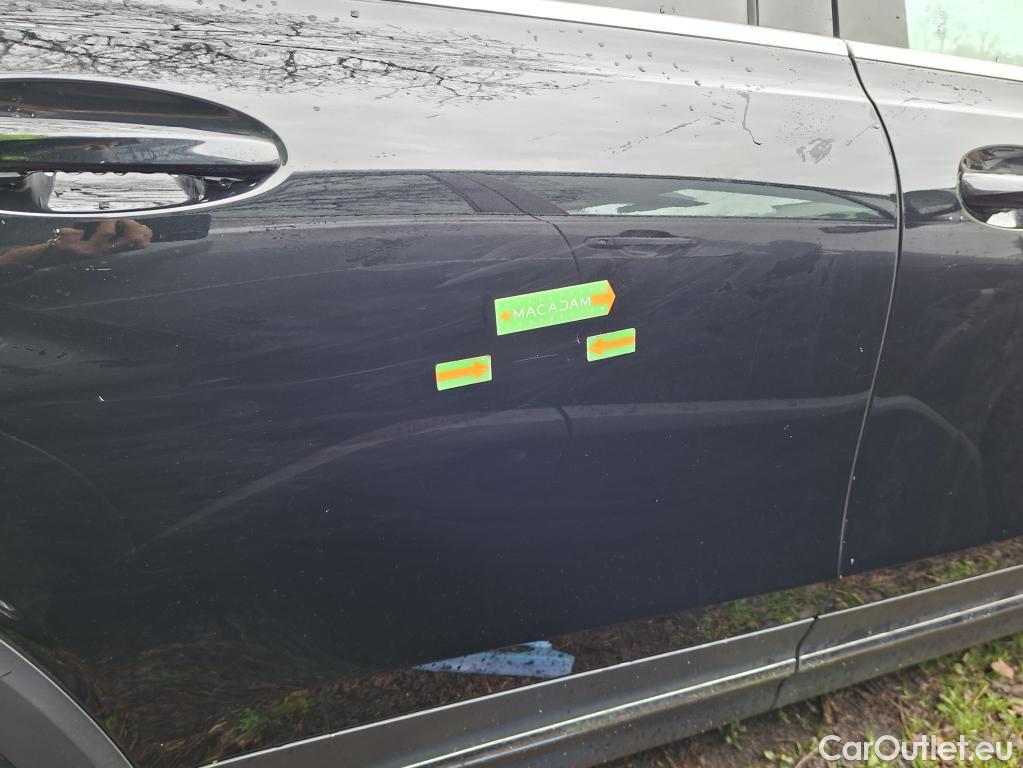  Mercedes  GLB MERCEDES-BENZ  / 2019 / 5P / SUV  200 Business Line #25