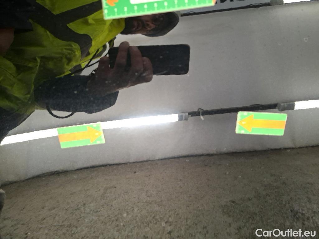  Mercedes  GLB MERCEDES-BENZ  / 2019 / 5P / SUV  200 Business Line #24