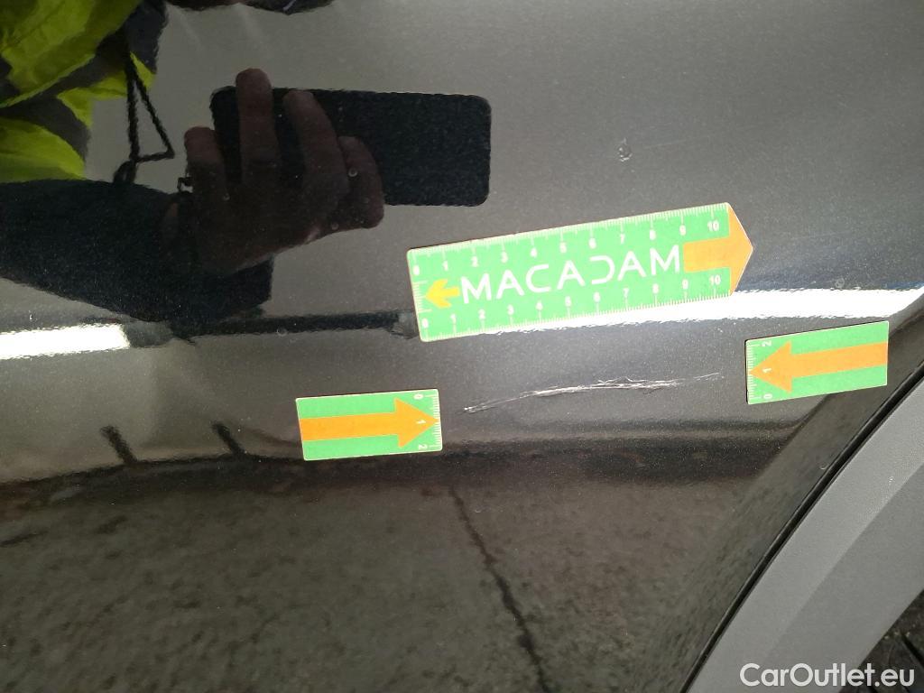  Mercedes  GLB MERCEDES-BENZ  / 2019 / 5P / SUV  200 Business Line #9