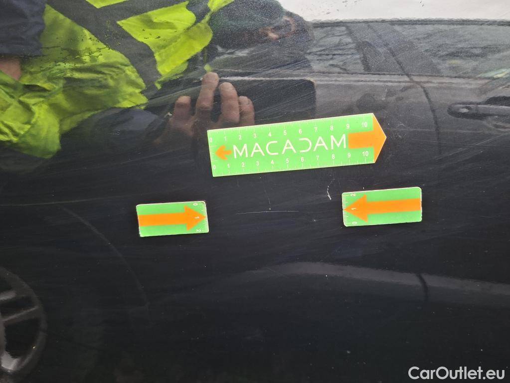  Mercedes  GLB MERCEDES-BENZ  / 2019 / 5P / SUV  200 Business Line #26