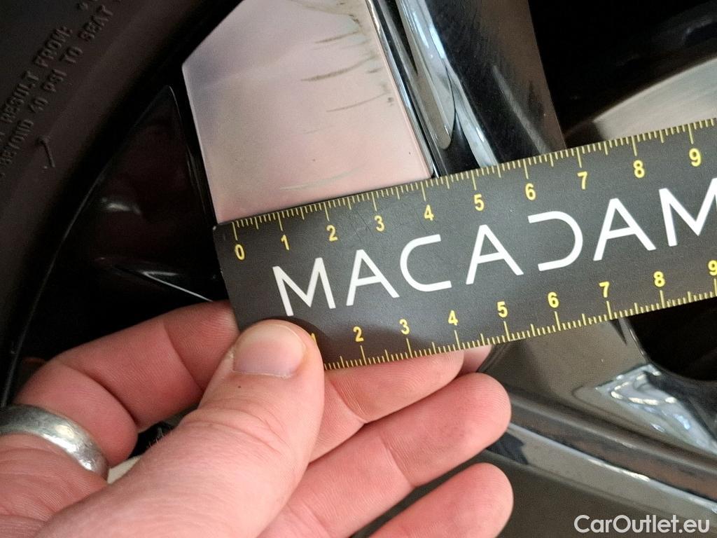  KIA  Sportage KIA  / 2021 / 5P / SUV 1.6 T-GDI 265 PHEV AUTO 4WD ACTIVE #9