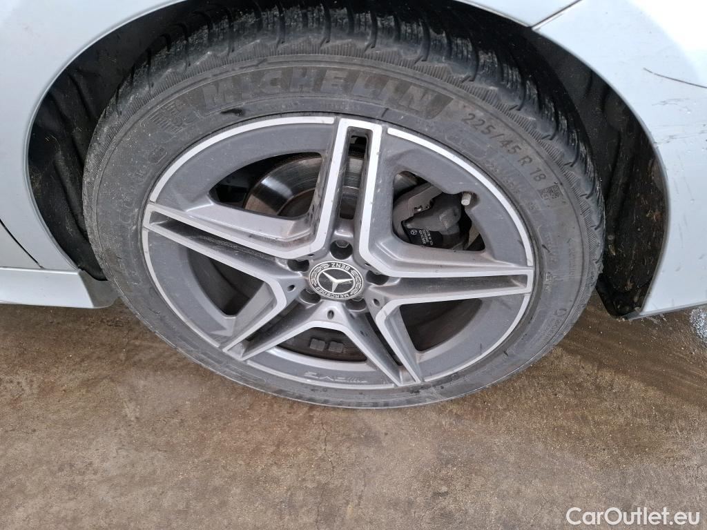  Mercedes  CLA-Klasse MERCEDES-BENZ CLA Coupe / 2019 / 4P / Coupé CLA 200 AMG Line BA7 #39