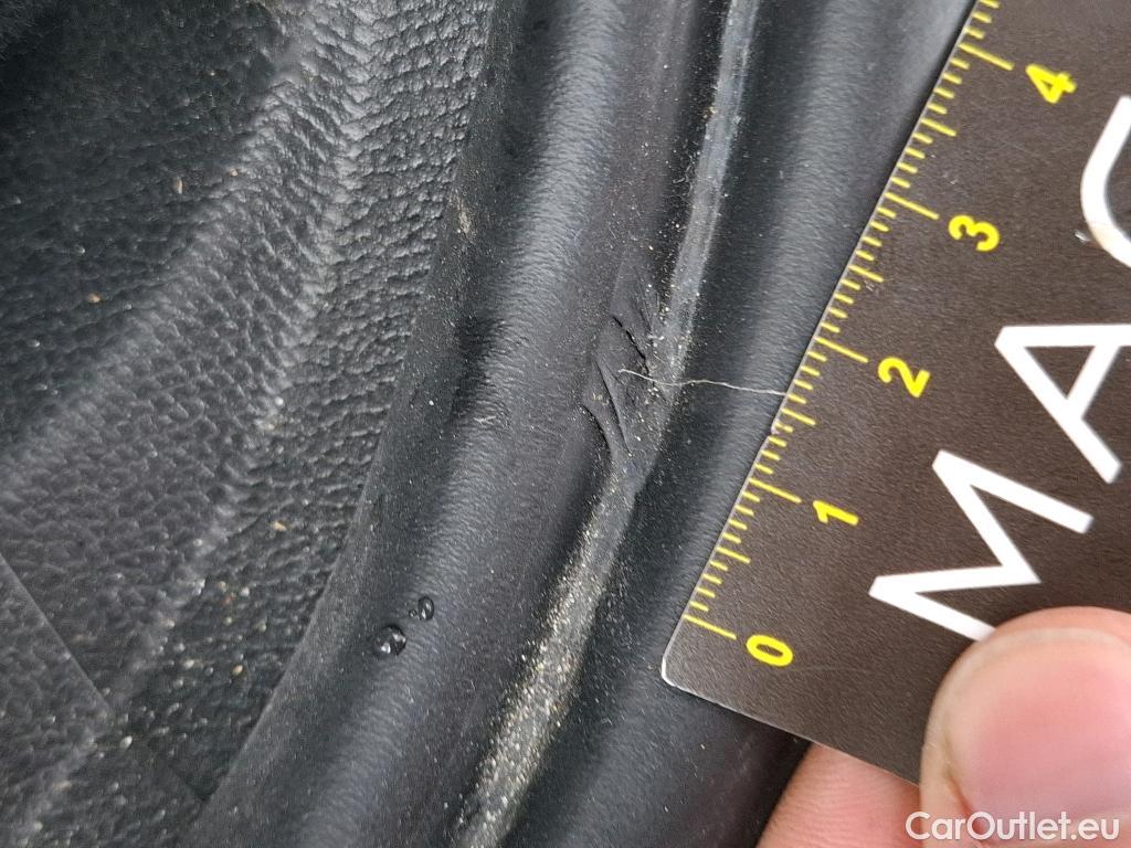  Peugeot  2008  Allure Pack 1.5 HDi 130CV BVA8 E6d #4