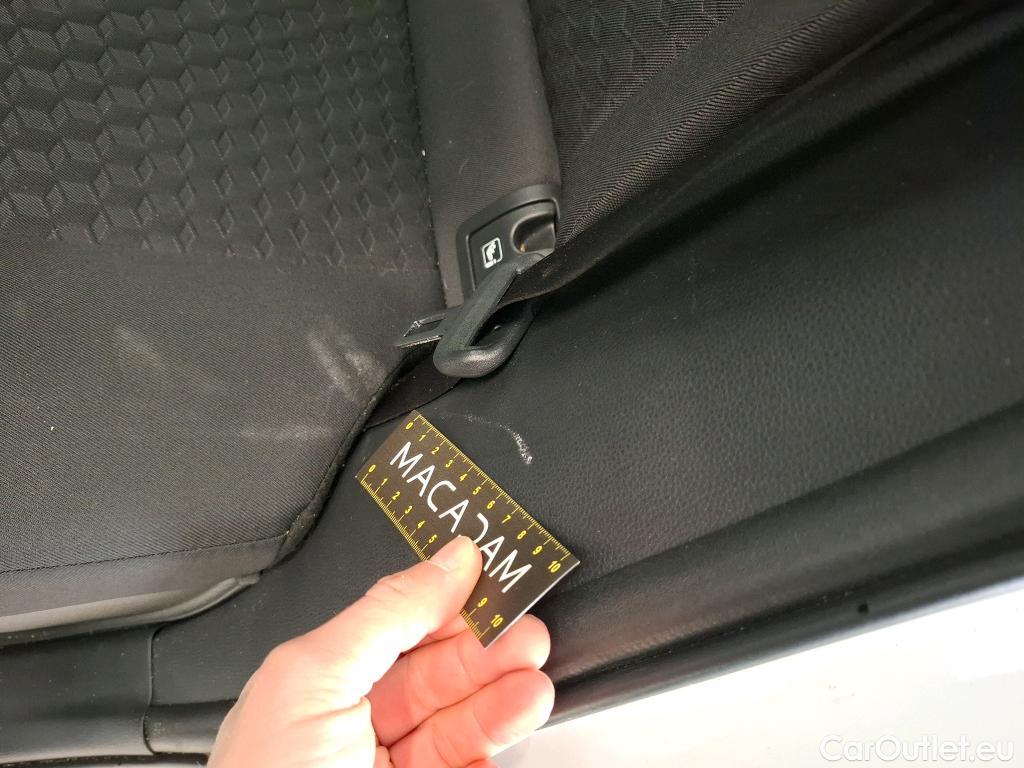  Toyota  Yaris TOYOTA  Hybride / 2019 / 5P / Berline Hybride 116h Dynamic Business Beyond Zer #19