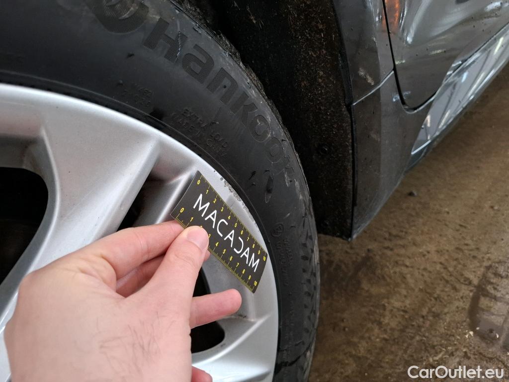  Toyota  Corolla TOYOTA  Touring Sports / 2018 / 5P / Break Hybride 184h Dynamic Business Stage Acad #11