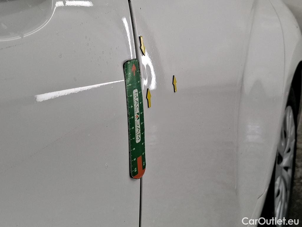  Toyota  Yaris TOYOTA  Hybride / 2019 / 5P / Berline Hybride 116h Dynamic Business Beyond Zer #13