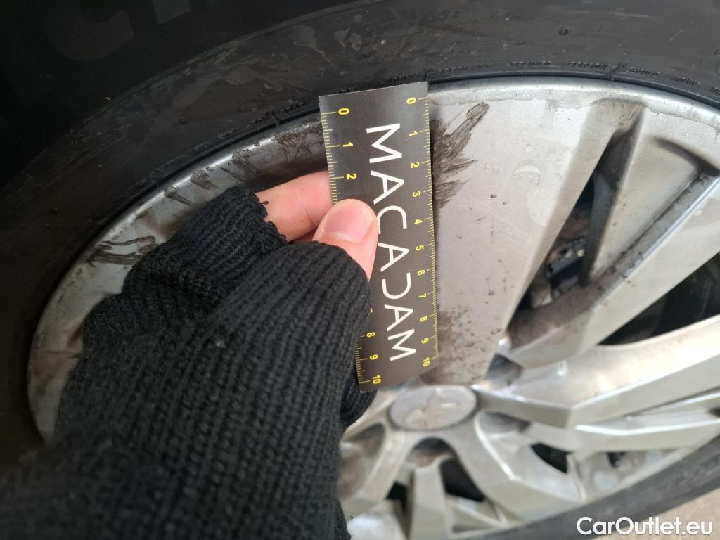  Peugeot  3008  II Active Pack 1.2 PureTech 130CV BVA8 E6d #4