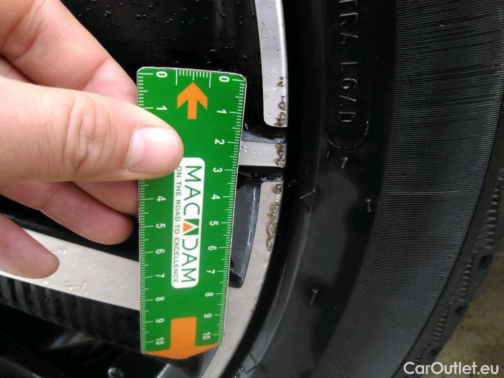  Peugeot  3008 PEUGEOT  / 2020 / 5P / SUV 1.6 HYBRID 225 E-EAT8 GT Pack #18